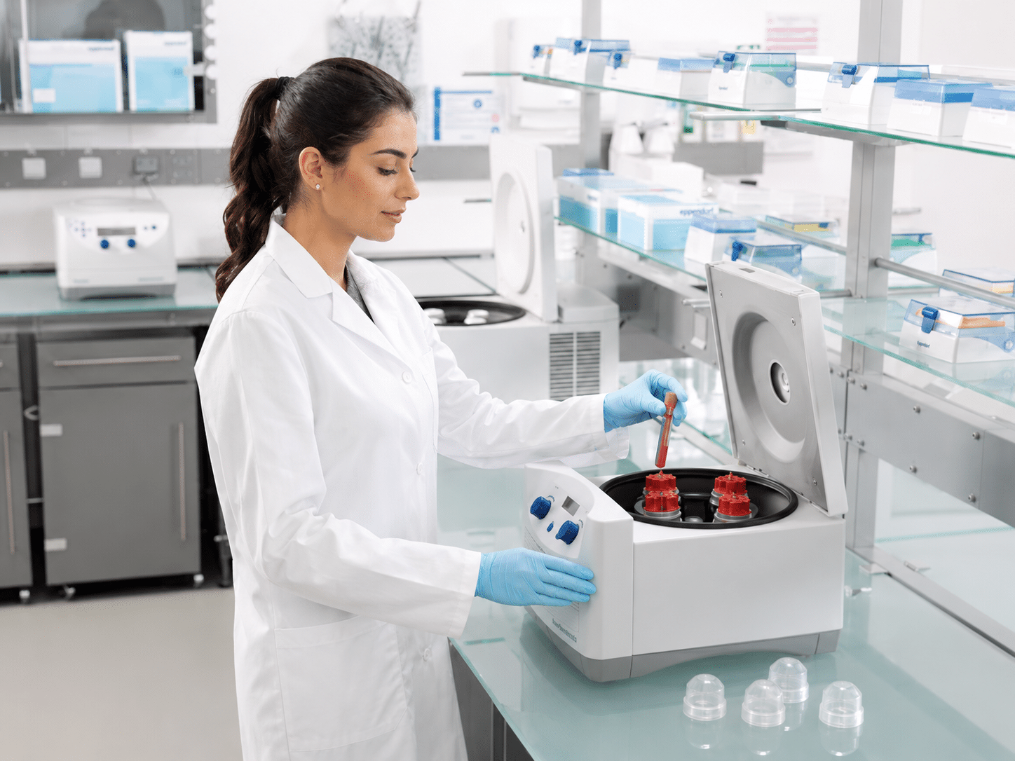 EPPENDORF 5702 centrifuge