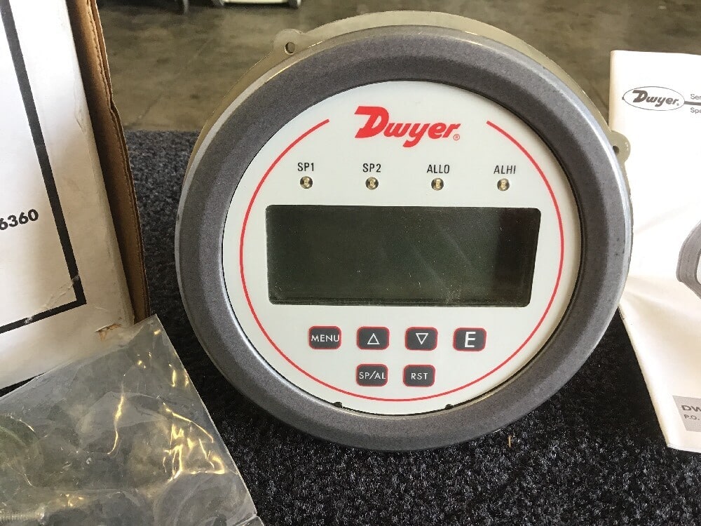 DWYER INST.DH3-002	MAGNEHELIC GAUGE